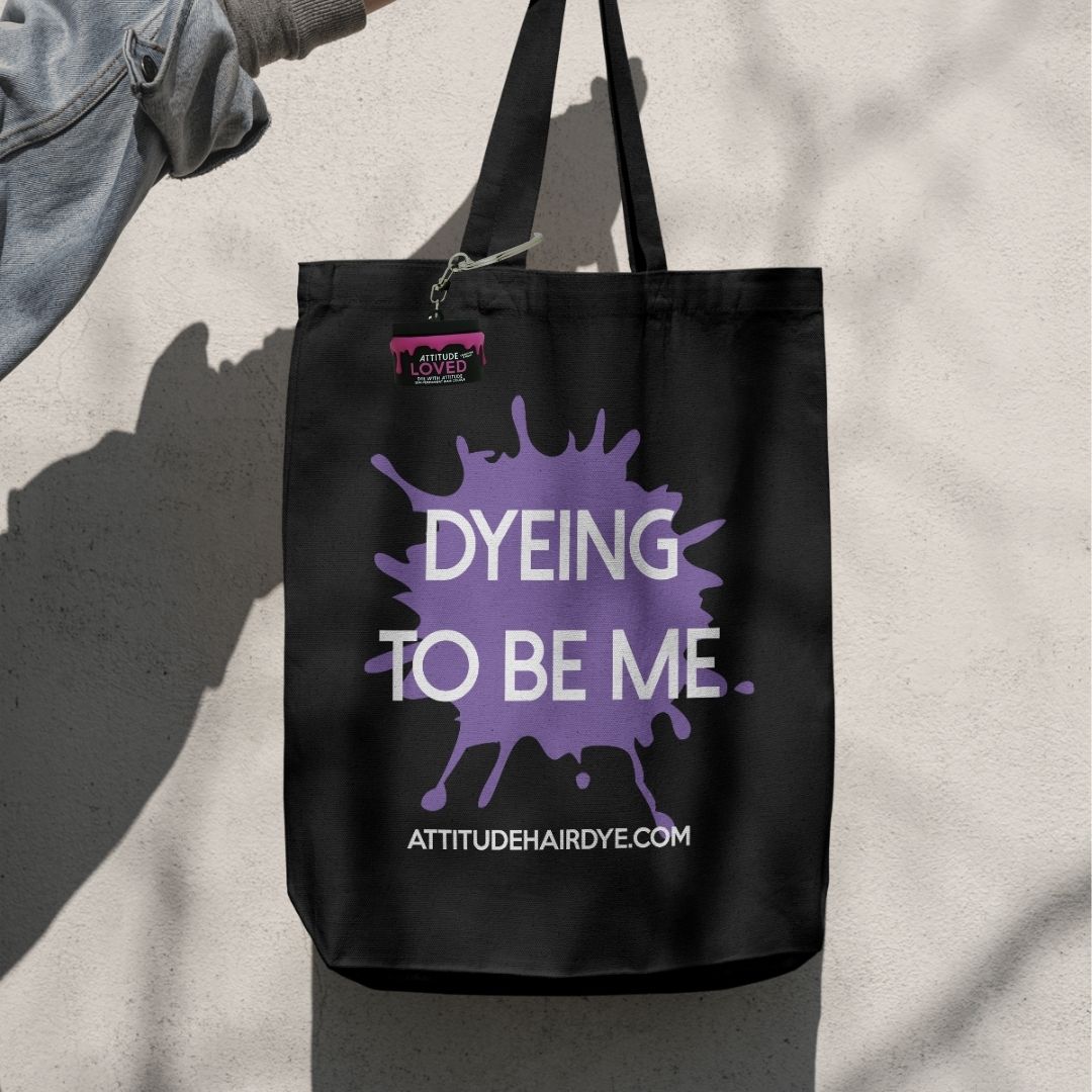 Attitude Hair Dye - "Dying to be me" met Sleutelhanger Tote bag - Zwart/Paars